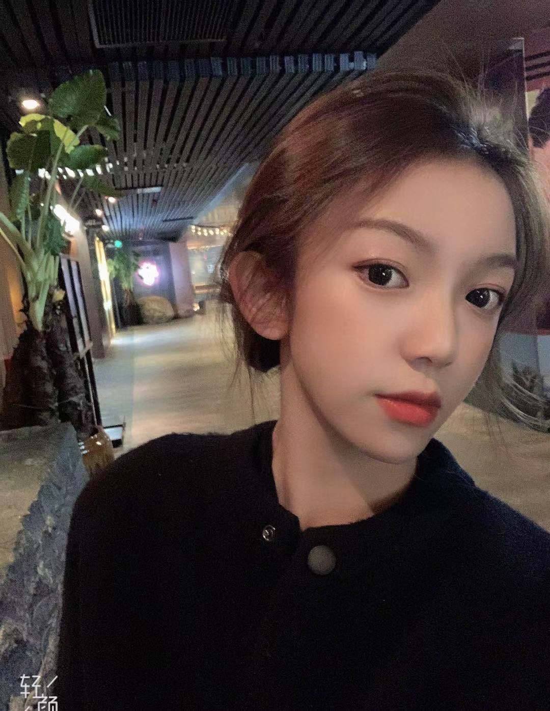 分享一位19岁性.感.喜欢调.教.粉.嫩妹妹